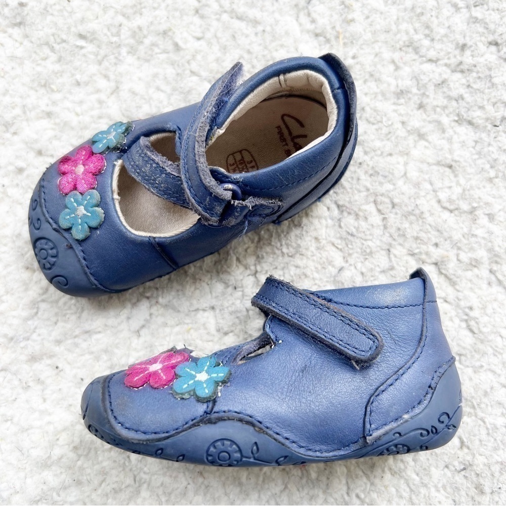 Clark Periwinkle Suede Flower Enhanced Rubber Toe Velcro Closure Boot Mary Janes
